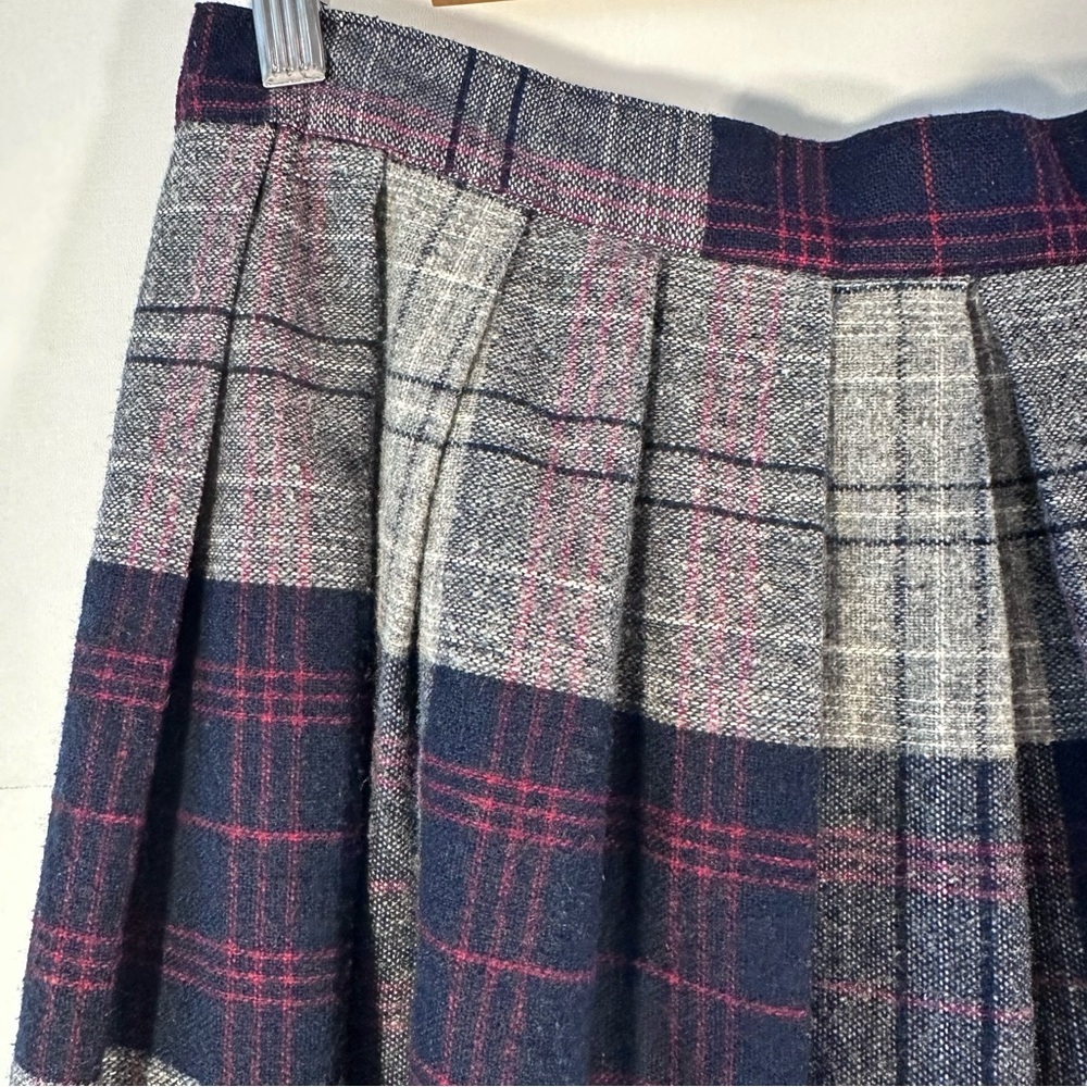 VTG Plaid A-Line Wrap Skirt - Navy, Red, and Gray - Picture 8 of 8